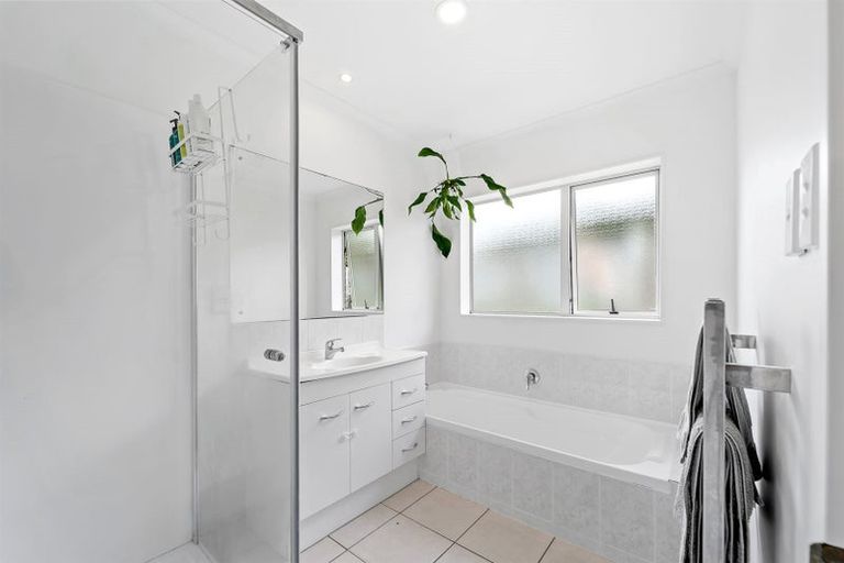 Photo of property in 6 Spinnaker Point, Manly, Whangaparaoa, 0930