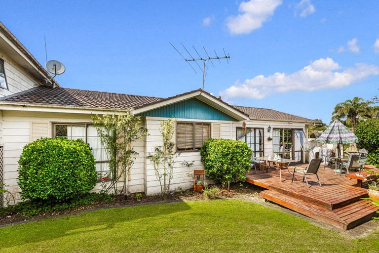 Photo of property in 8 Dalkeith Place, Opaheke, Papakura, 2113