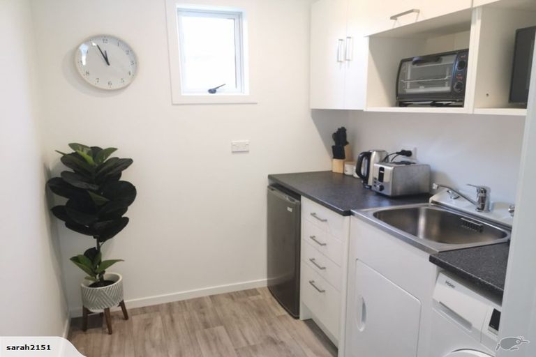 Photo of property in 1/16 Guthrie Road, Havelock North, 4130