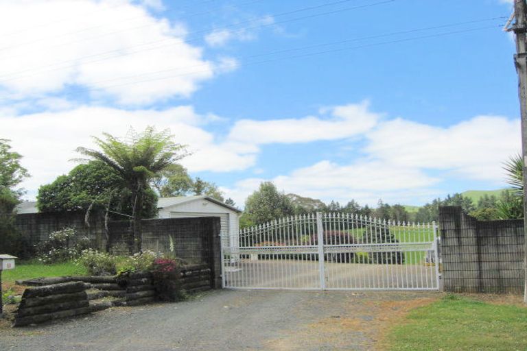 Photo of property in 60 Chamberlain Road, Bombay, 2675