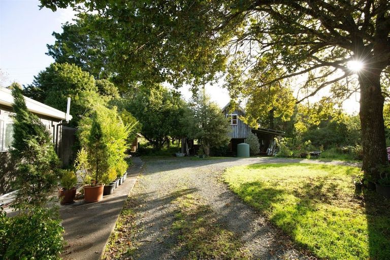 Photo of property in 1021 Old North Road, Waimauku, 0882