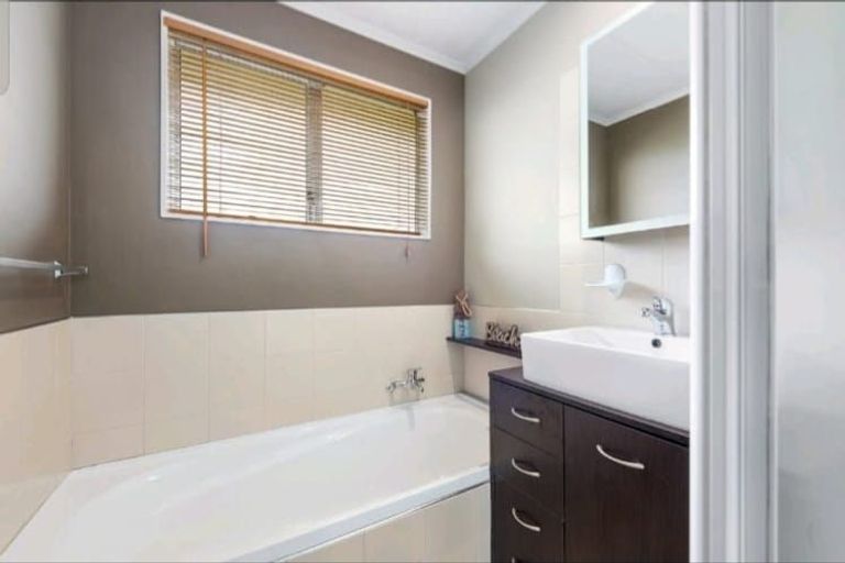 Photo of property in 218 Major Drive, Kelson, Lower Hutt, 5010