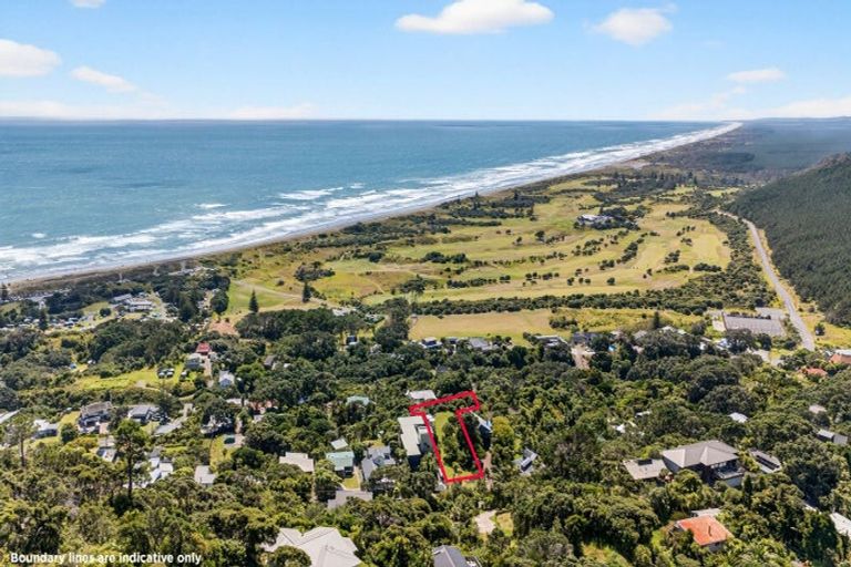 Photo of property in 72 Domain Crescent, Muriwai, 0881