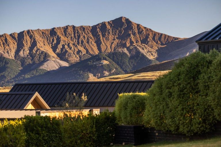 Photo of property in 11 Falconer Rise, Jacks Point, Queenstown, 9371