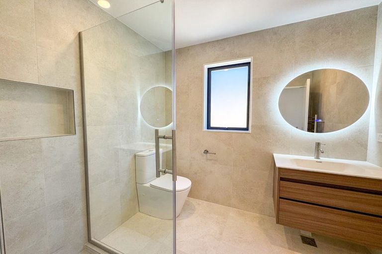 Photo of property in 19d House Avenue, Mangere Bridge, Auckland, 2022