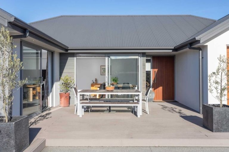 Photo of property in 17 Waterstock Way, Parklands, Christchurch, 8083