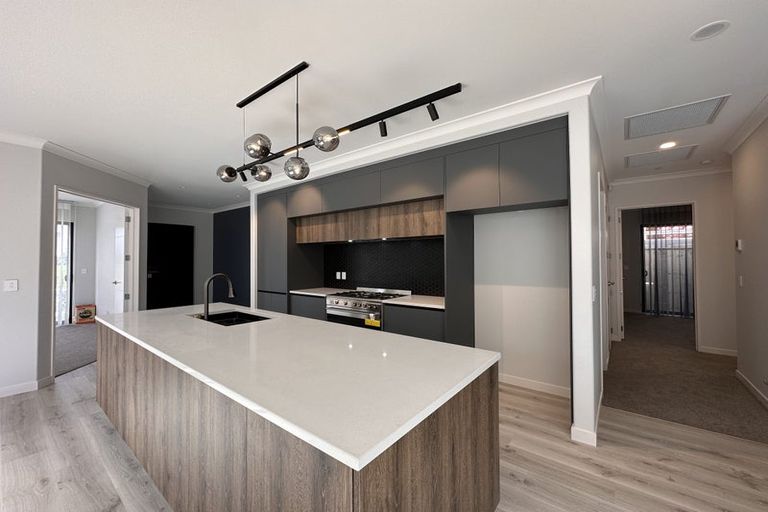 Photo of property in 13 Cara Avenue, Kumeu, 0810