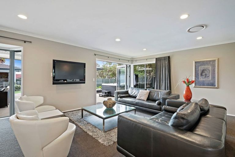 Photo of property in 15 Falstaff Place, Half Moon Bay, Auckland, 2012