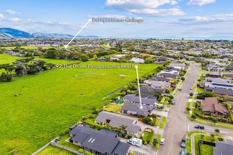 Photo of property in 92 The Drive, Paraparaumu Beach, Paraparaumu, 5032