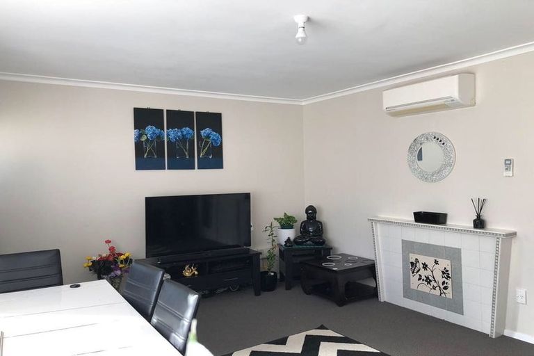 Photo of property in 2/5 Hinemoa Street, Waiwhetu, Lower Hutt, 5010