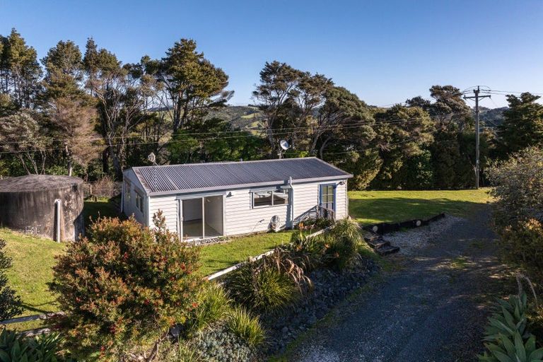 Photo of property in 11 Ngarewa Drive, Mahurangi West, Warkworth, 0983