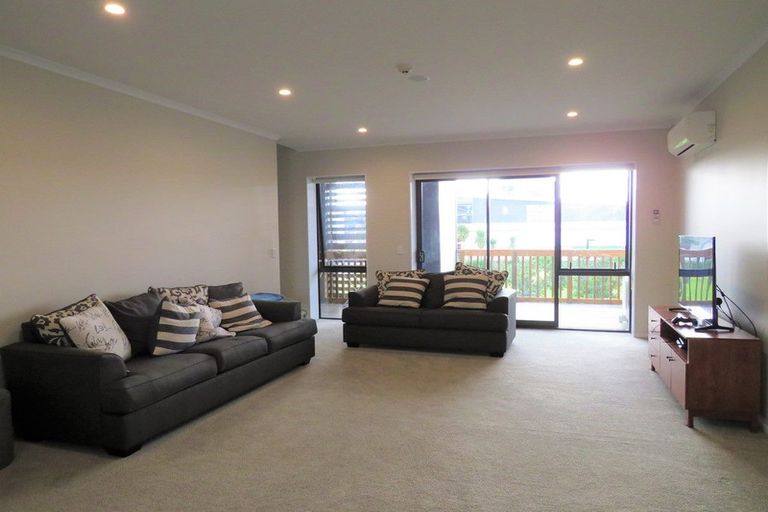 Photo of property in 25 De Havilland Road, Hobsonville, Auckland, 0618