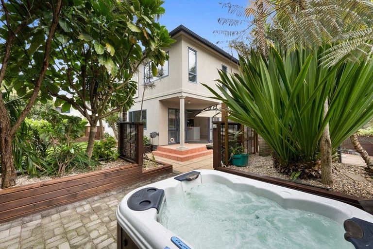 Photo of property in 26 Gunner Drive, Te Atatu Peninsula, Auckland, 0610