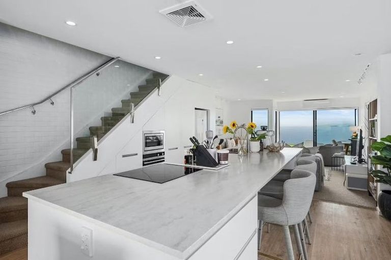 Photo of property in 1/15 Craig Road, Milford, Auckland, 0620