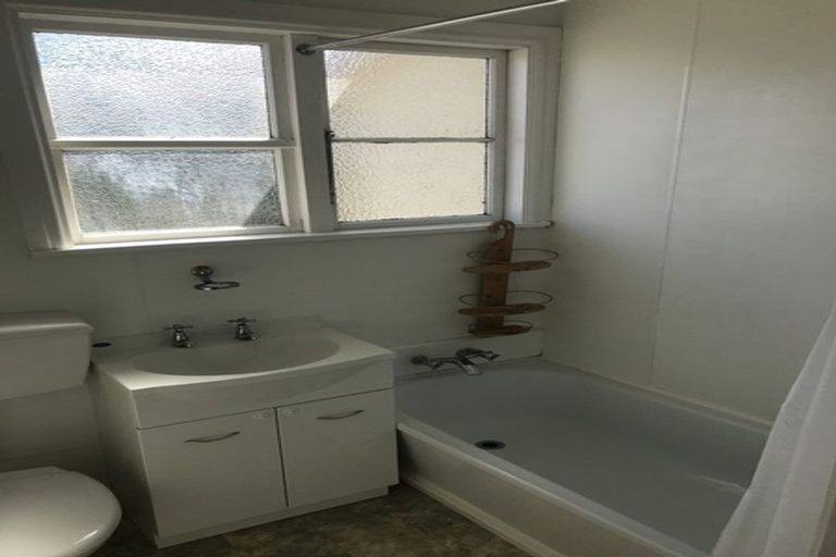 Photo of property in 34 Mandalay Terrace, Khandallah, Wellington, 6035