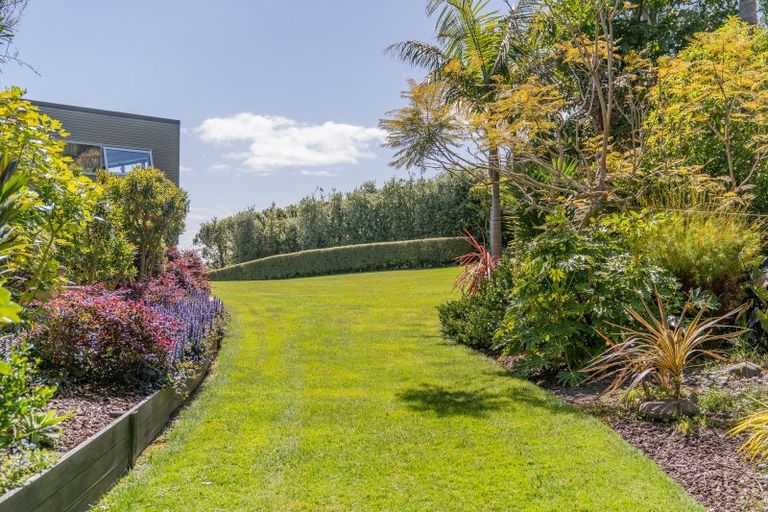 Photo of property in 47 Sarahs Hill, Hahei, Whitianga, 3591