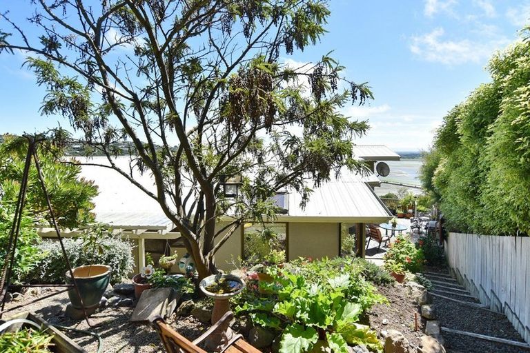 Photo of property in 2/56 Balmoral Lane, Redcliffs, Christchurch, 8081