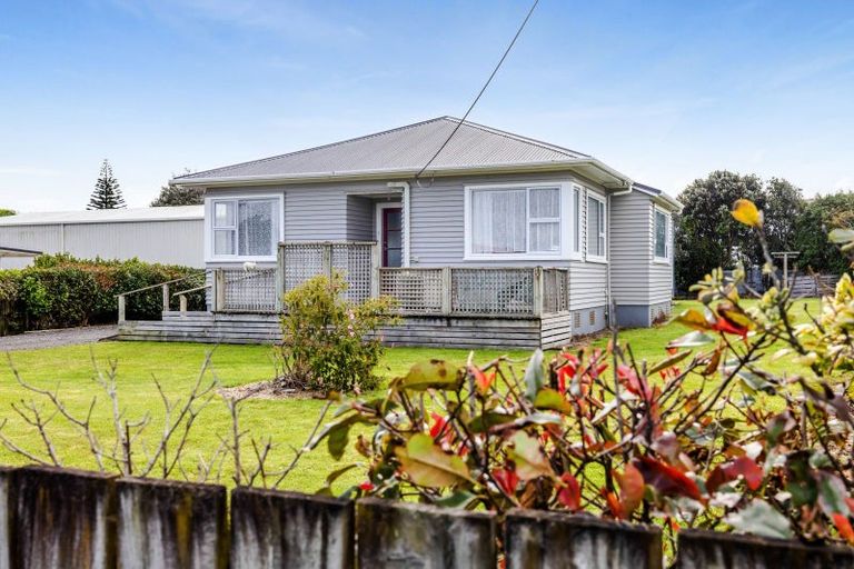 Photo of property in 55 Domett Street, Opunake, 4616