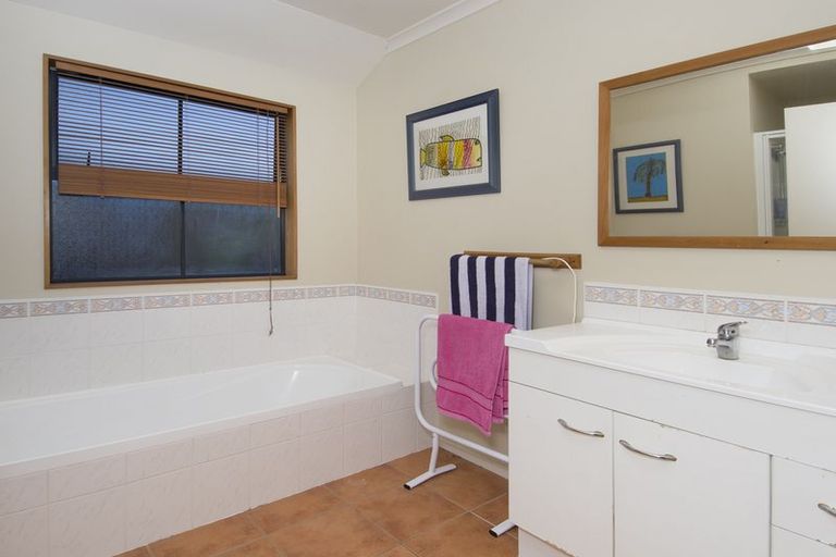 Photo of property in 64 Grantston Drive, Pyes Pa, Tauranga, 3112