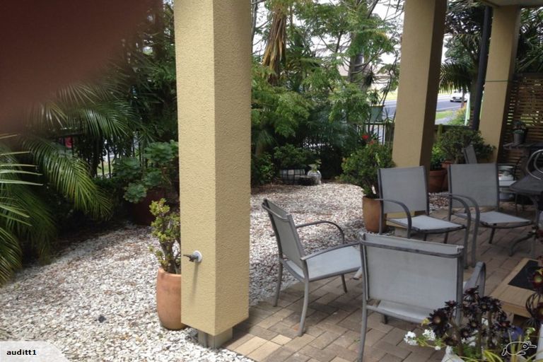 Photo of property in 74/2 Armoy Drive, East Tamaki, Auckland, 2016