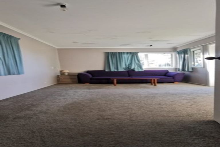 Photo of property in 81 Castor Bay Road, Castor Bay, Auckland, 0620