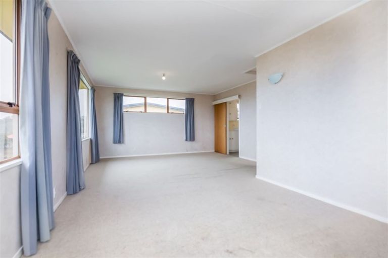 Photo of property in 15a Lenox Grove, Johnsonville, Wellington, 6037