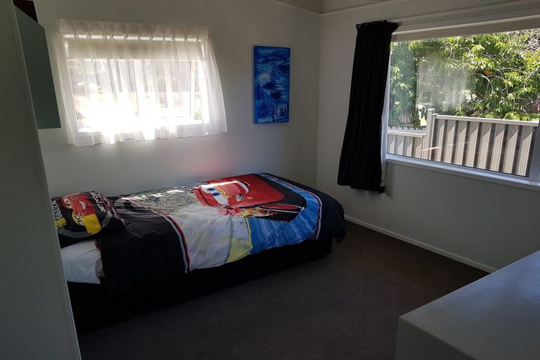 Photo of property in 2 Taihiki Road, Clarks Beach, 2122