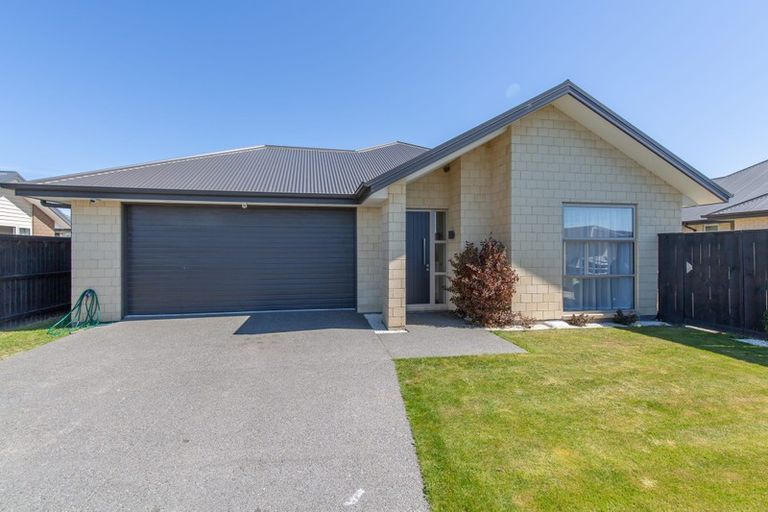 Photo of property in 13 Brockelbank Drive, Kaiapoi, 7630