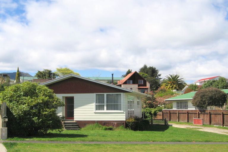 Photo of property in 40 Kurupae Road, Hilltop, Taupo, 3330