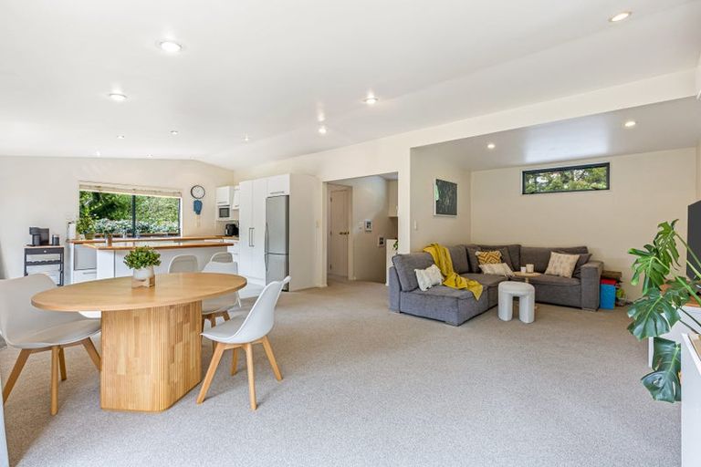 Photo of property in 23a Fairmount Road, Titirangi, Auckland, 0604