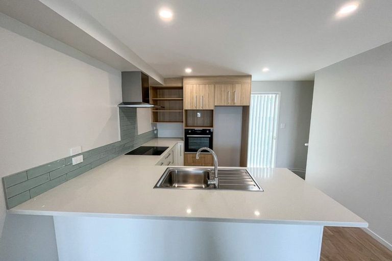 Photo of property in 49 Tima Lane, Mangere Bridge, Auckland, 2022