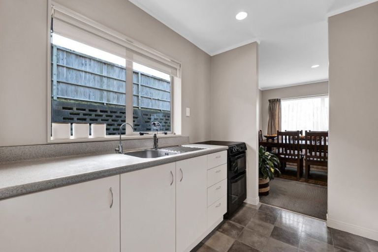 Photo of property in 11 Shaldon Crescent, Blagdon, New Plymouth, 4310