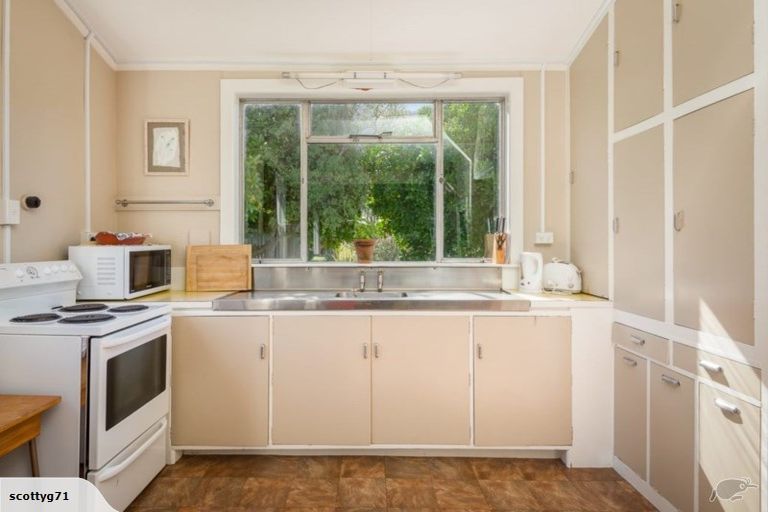 Photo of property in 20 Chorlton Road, Okains Bay, 7583