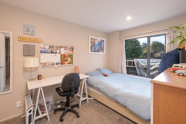 Photo of property in 24 Witbrock Crescent, Burnside, Christchurch, 8053