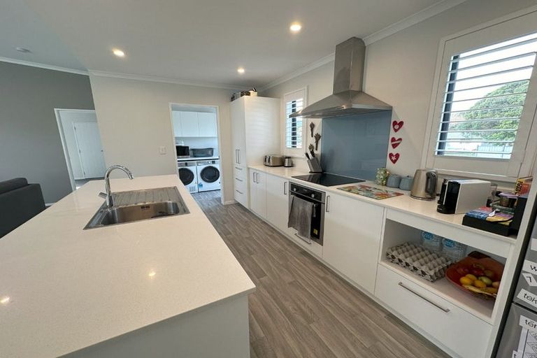 Photo of property in 23 Hughes Street, Waikanae Beach, Waikanae, 5036