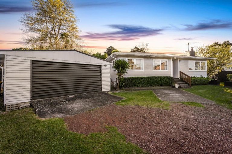 Photo of property in 1/86 Tirimoana Road, Te Atatu South, Auckland, 0602
