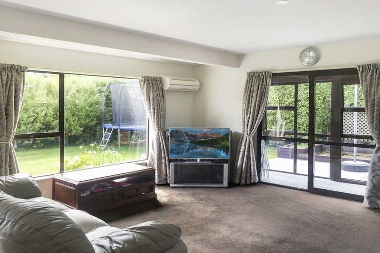 Photo of property in 2 Mapledale Place, Halswell, Christchurch, 8025