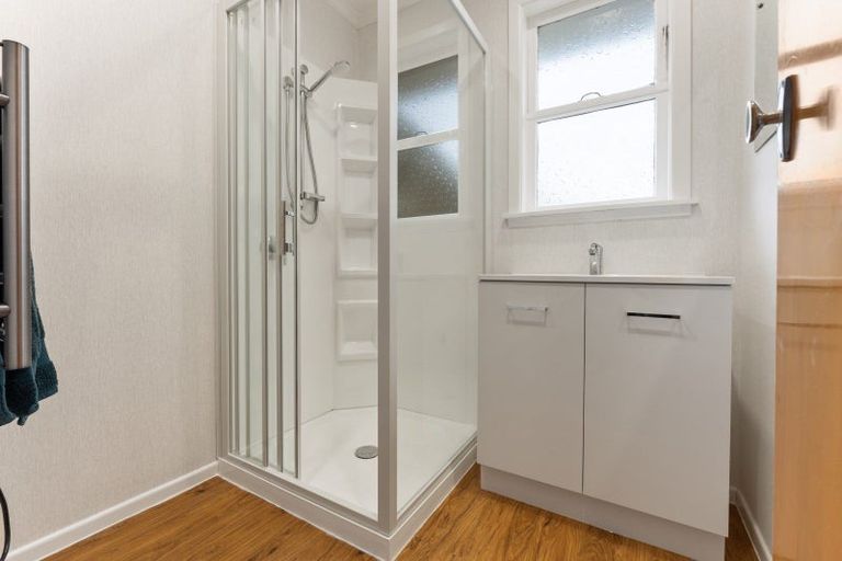 Photo of property in 2 Oban Place, Awapuni, Palmerston North, 4412