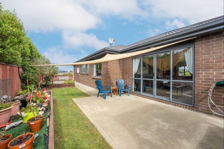 Photo of property in 5 Ronald Scott Grove, Riverstone Terraces, Upper Hutt, 5018