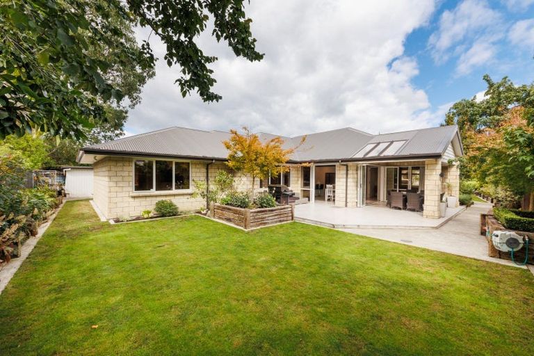 Photo of property in 9 Riverstone Grove, Hokowhitu, Palmerston North, 4410