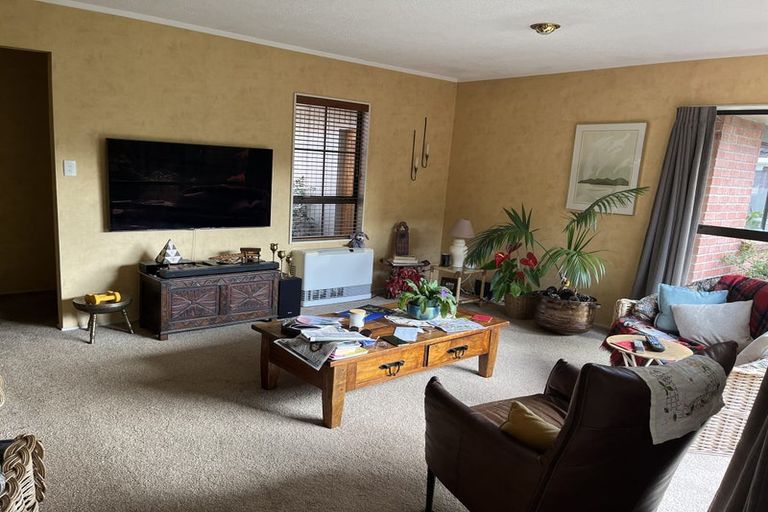 Photo of property in 2a Terminus Street, Silverstream, Upper Hutt, 5019