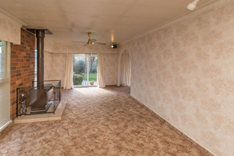 Photo of property in 24 Woodend Road, Woodend, 7610