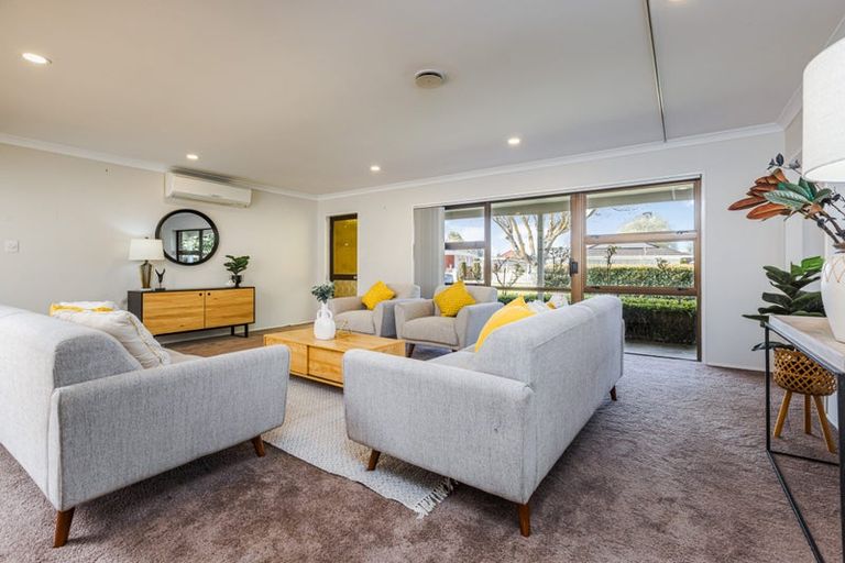 Photo of property in 7 Zenith Place, Conifer Grove, Takanini, 2112