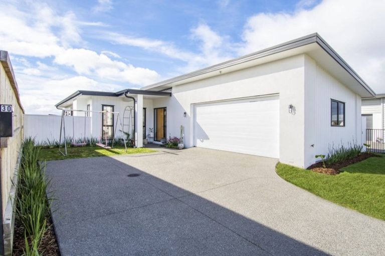 Photo of property in 30 Awatira Drive, Papamoa Beach, Papamoa, 3118