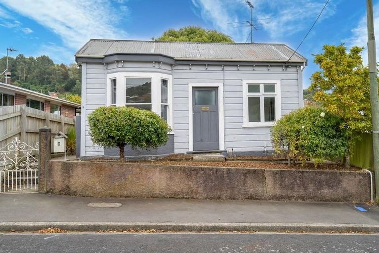 Photo of property in 2 Ranfurly Street, Caversham, Dunedin, 9012
