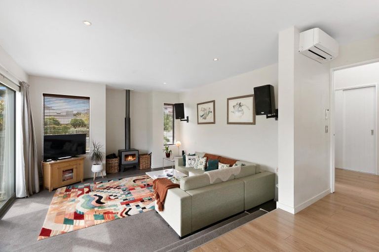 Photo of property in 28 Minaret Ridge, Wanaka, 9305