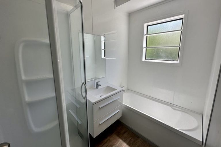 Photo of property in 25 Midgley Road, West Harbour, Auckland, 0618