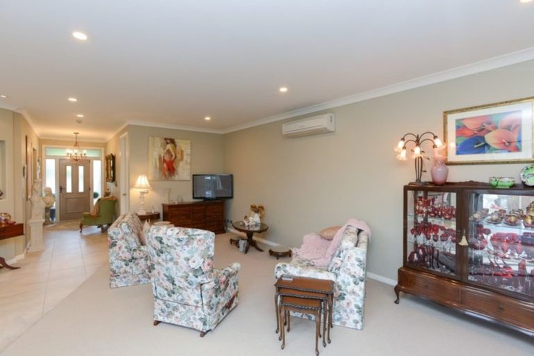 Photo of property in Heynes Place, 16 Heynes Place, Clive, 4102