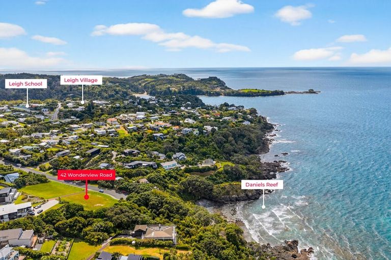 Photo of property in 42 Wonderview Road, Leigh, 0985