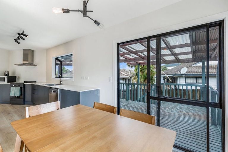 Photo of property in 22 Landsdale Place, Massey, Auckland, 0614